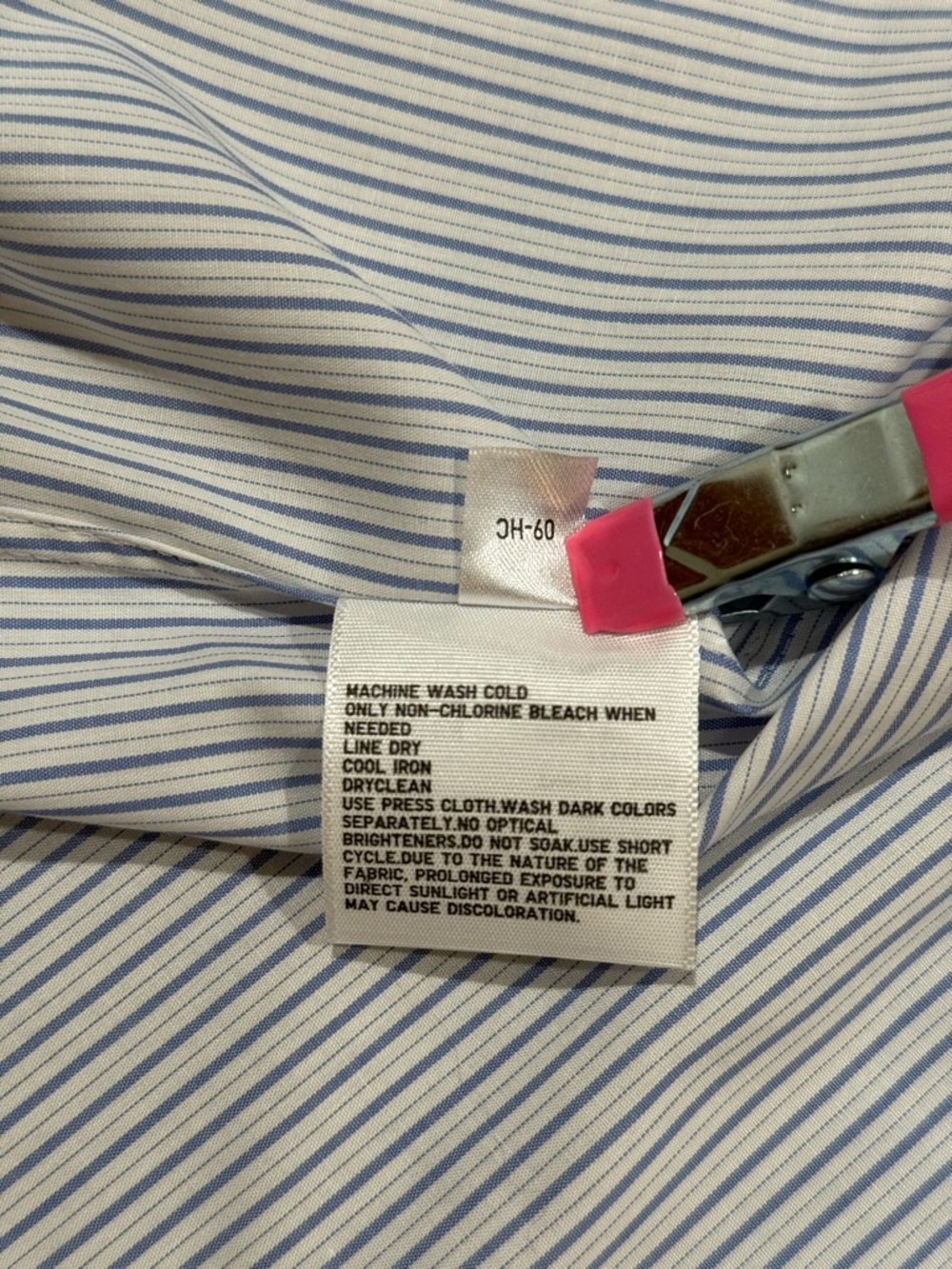 Uniqlo Men’s Light Blue and White Pinstripe Dress Shirt Small - Picture 8 of 13